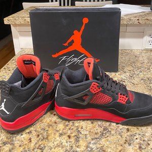 Jordan 4 Retro Mid Red Thunder